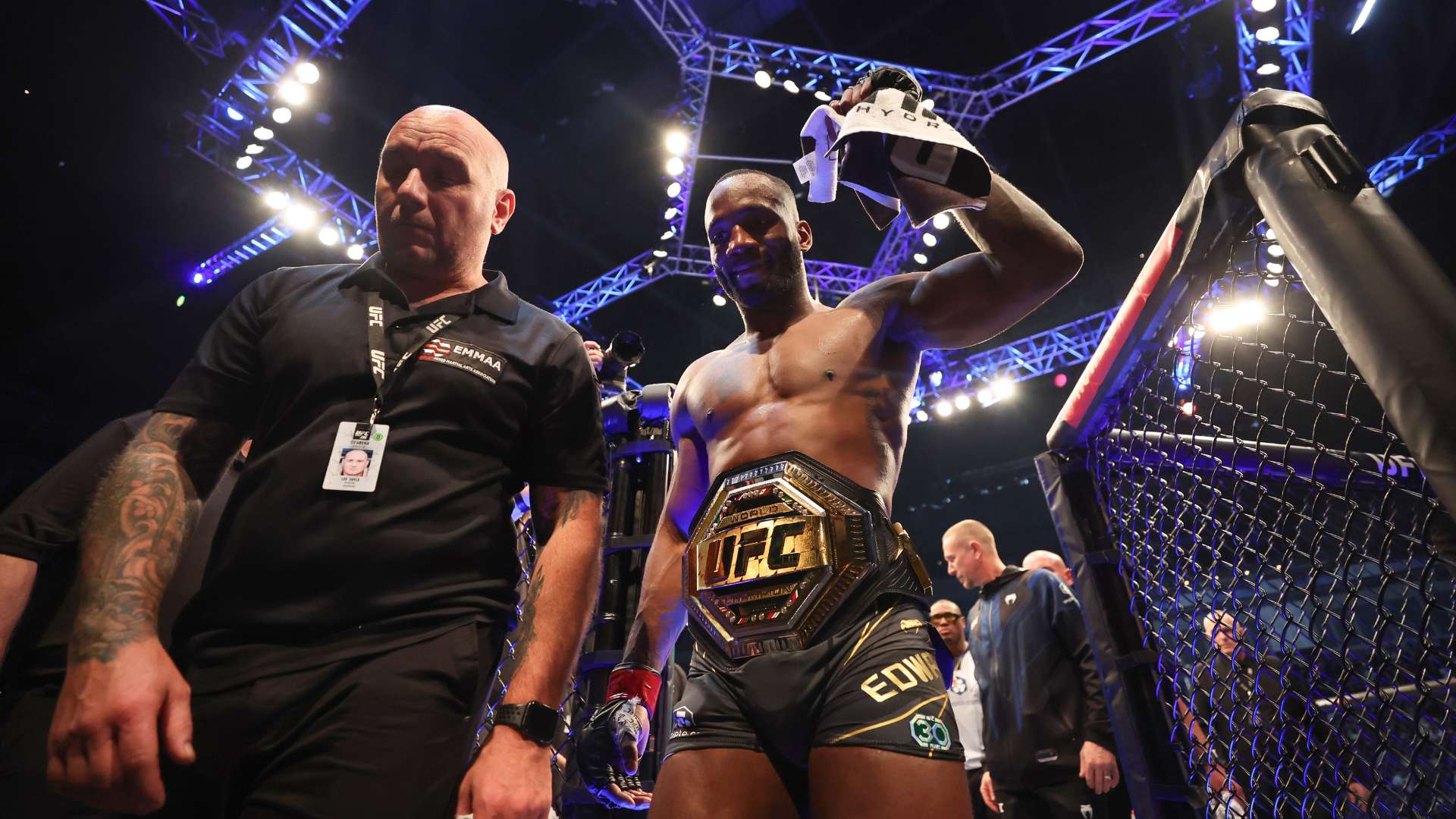 英媒：曼联去年夏窗曾计划出售拉什福德，高薪成交易阻碍